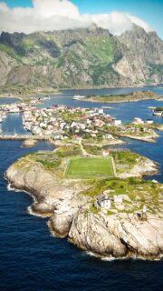 The World Cup is about 16 stadiums across North America. But the most beautiful football pitch on Earth? It’s on a rock in the Arctic Ocean. ⚽

📍 Henningsvær Stadion. Lofoten Islands, Norway.

#WorldCup2026 #FIFAWorldCup #Henningsvær #Lofoten #NorthernNorway