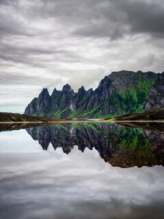 The teeth, three ways. ⛰️ Tungeneset, Senja — 23.6.2026 🇳🇴
1) glass, 2) motion, 3) chaos

📷 Sony A7R V + 24mm & DJI Mavic 4 Pro

Which one would you hang?

#tungeneset #senja #okshornan #visitnorway