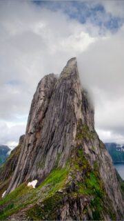 POV: you skipped Lofoten for this. Segla is why I keep coming back to Senja — 639m straight into the fjord, best viewed from Hesten, 3-4hr return hike from Fjordgård. Would you pick this over Lofoten?

🎥 DJI Mavic 4 Pro & Sony A7R V

#senja #segla #northernnorway #VisitNorway #NatGeoYourShotBOTW