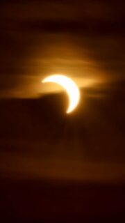 I filmed 80% of the sun disappear.
Lieto, Finland — 12.08.2026 Partial solar eclipse, low over the fields. Set the camera on interval and just watched the light change.

Did you see it?

📷 Sony A7R V + FE70-200mm F4 G OSS

#solareclipse2026 #lieto #sonynordic #solareclipse #auringonpimennys