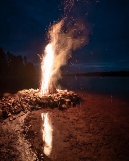 The end of summer 🔥

📷 Sony A7RV + 14 mm
🎥 Sony A7S III + 20 mm

#venetsialaiset #lääminki #visitfinland #kangasniemi #sonynordic