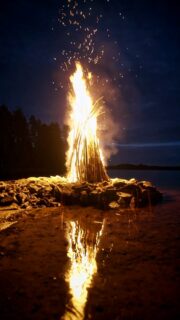 Last night we had ”Venetsialaiset” - Venetian Night. 🔥🇫🇮
 Every last weekend of August, Finns light bonfires along the coast and lakes to close the boating season and thank summer. Fire on the water, sparks in the dark.

Shot by the lake Lääminki in Kangasniemi. No fireworks, just wood, water, and one very concerned supervisor. 🐕‍🦺

🎥 Sony A7S III + Sigma 20mm f/1.4 DG DN Art

#venetsialaiset #kangasniemi  #lääminki #visitfinland #sonynordic